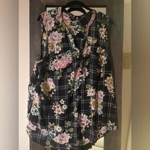 Torrid Black Floral Sleeveless Top